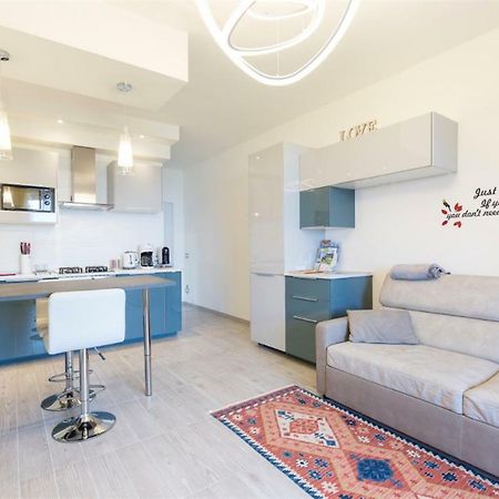 La Tana Del Lupo Stresa Apartamento Exterior foto