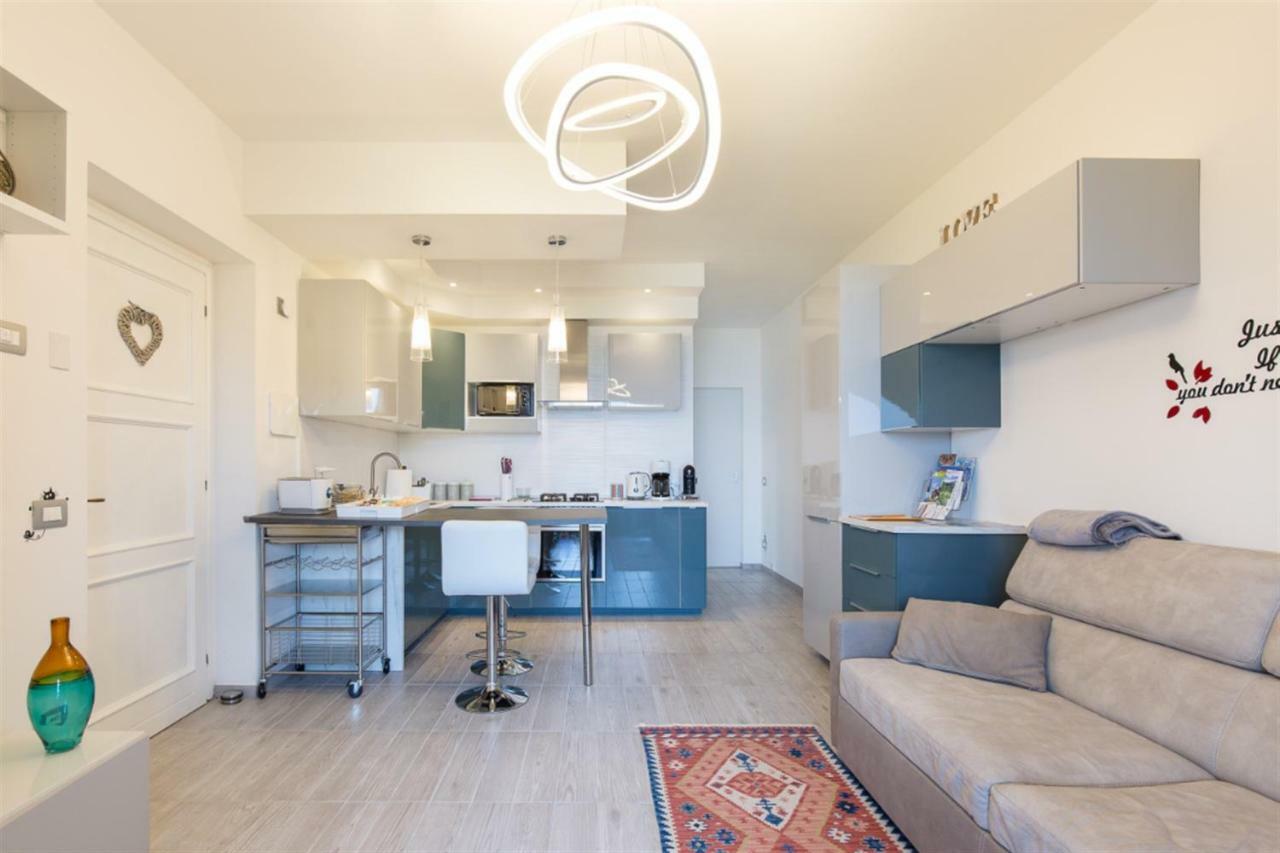 La Tana Del Lupo Stresa Apartamento Exterior foto